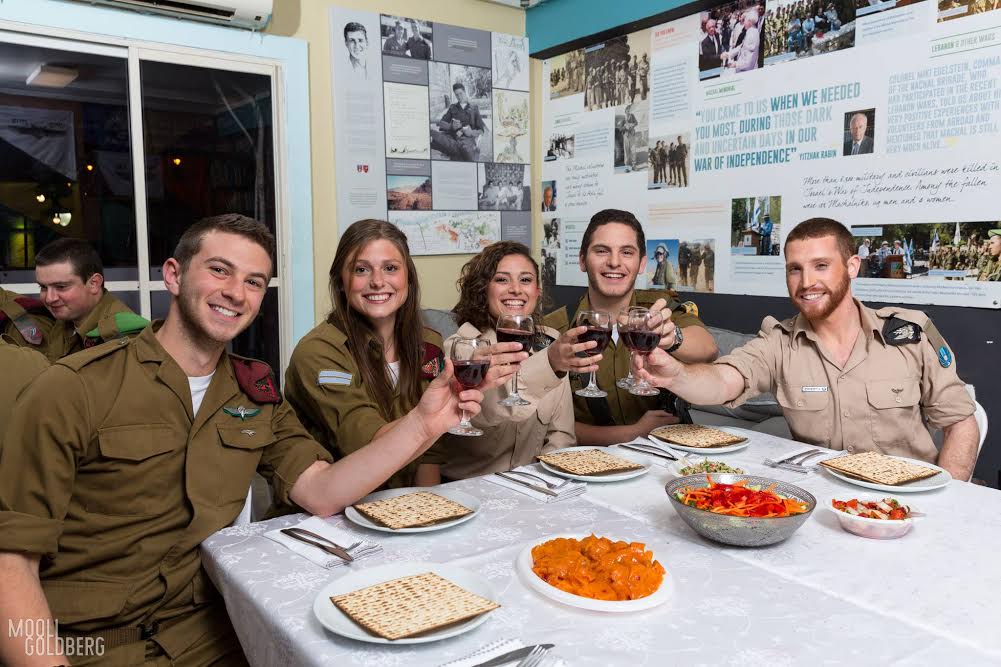 Seders for soldiers